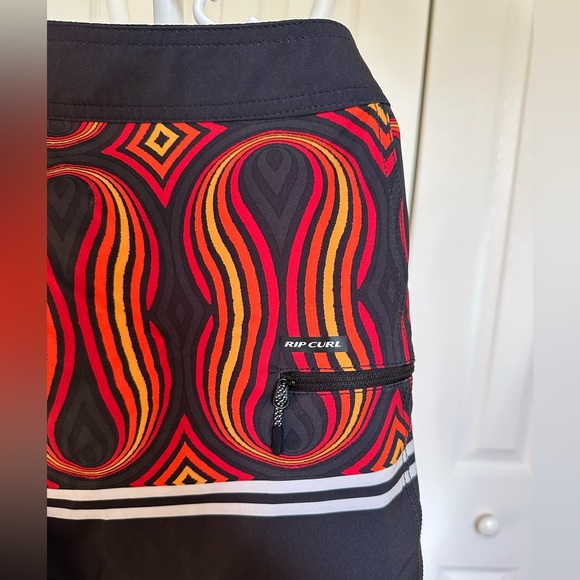 Men beach shorts sports RIP curl quick dry stretch boardshorts black/red size 30 - Picture 3 of 6